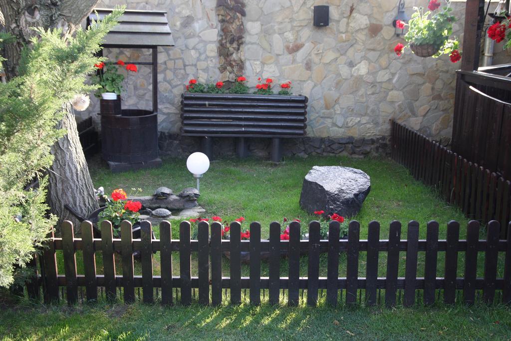 Rixo'S Guesthouse Circea Exterior photo